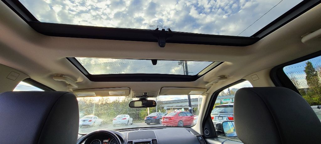 Photo 12 of this LAND ROVER LR2