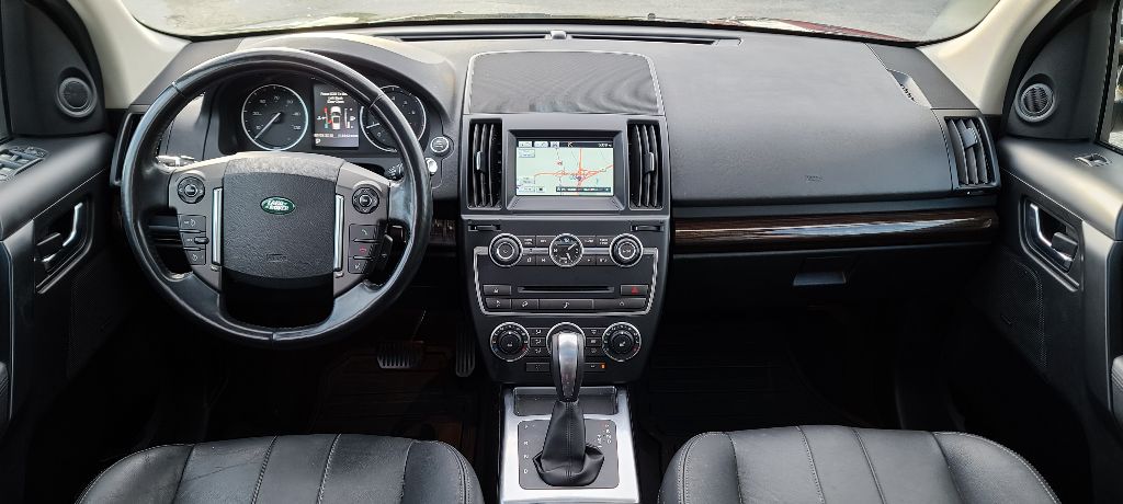 Photo 11 of this LAND ROVER LR2