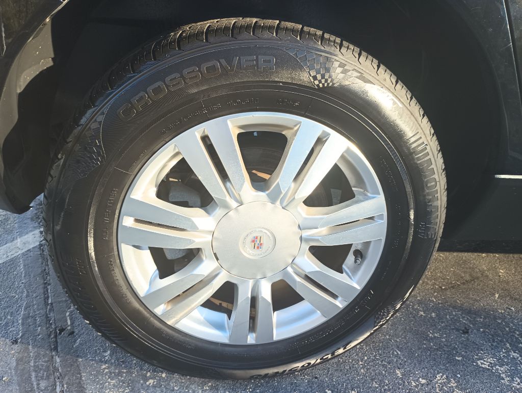 Photo 32 of this CADILLAC SRX