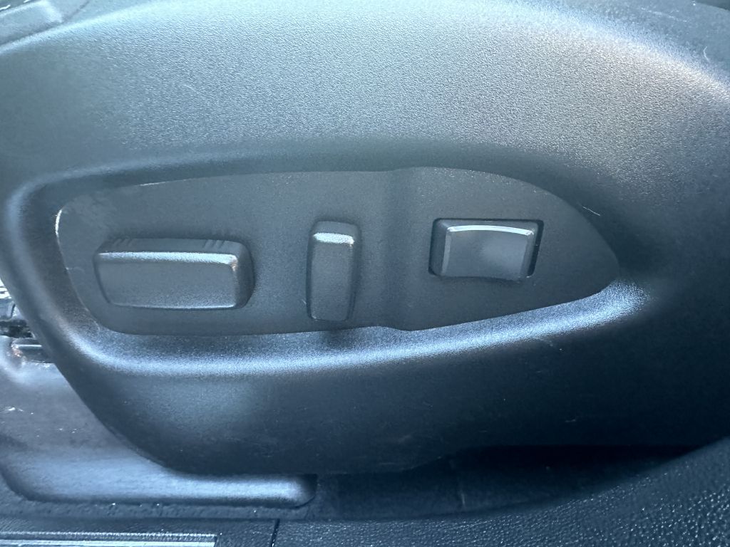Photo 8 of this CADILLAC SRX