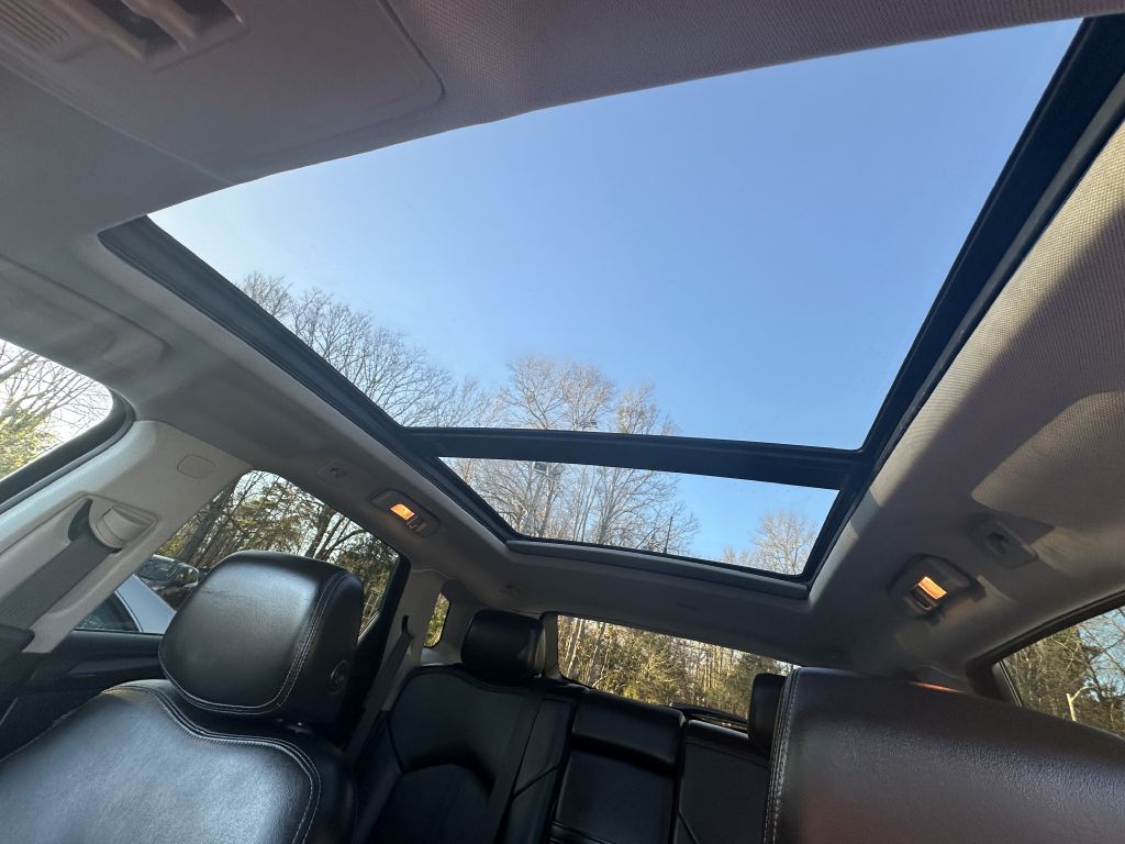 Photo 26 of this CADILLAC SRX