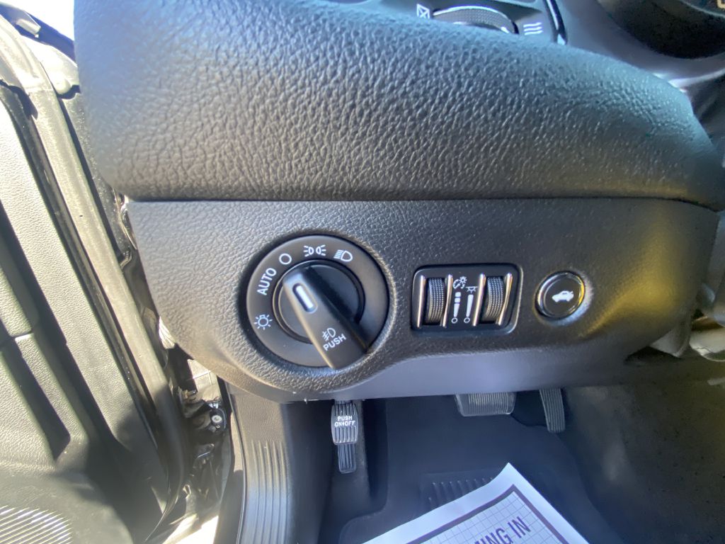 Photo 10 of this DODGE CHALLENGER