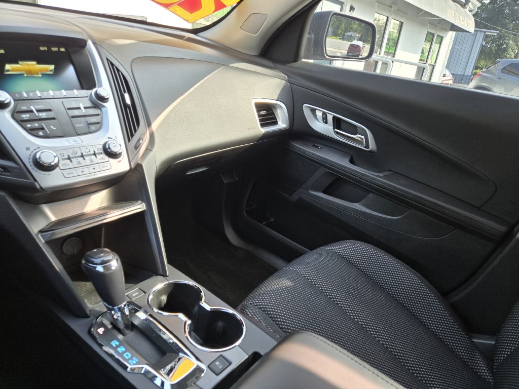 Photo 13 of this CHEVROLET EQUINOX