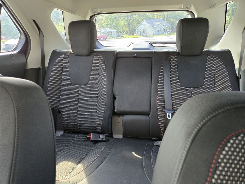 Photo 15 of this CHEVROLET EQUINOX