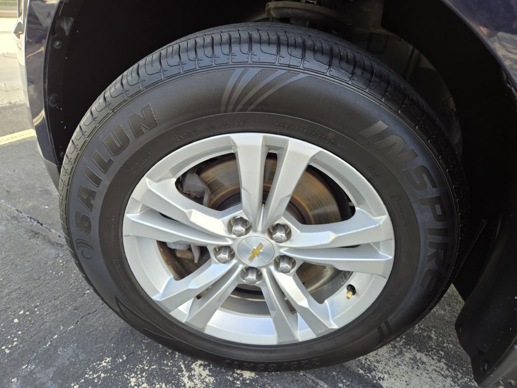 Photo 18 of this CHEVROLET EQUINOX