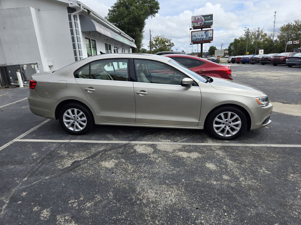 Photo 4 of this VOLKSWAGEN JETTA
