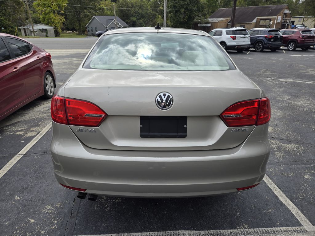 Photo 6 of this VOLKSWAGEN JETTA