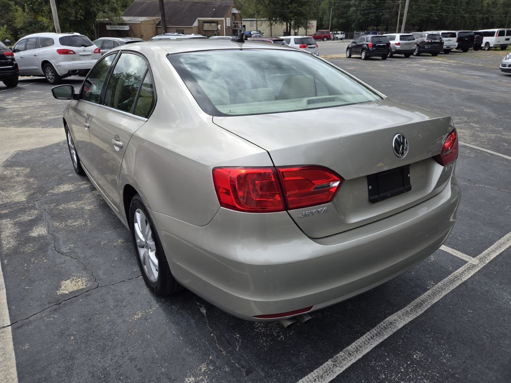 Photo 7 of this VOLKSWAGEN JETTA