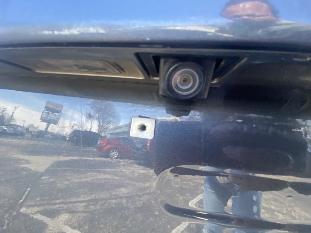 Photo 7 of this CHEVROLET EQUINOX