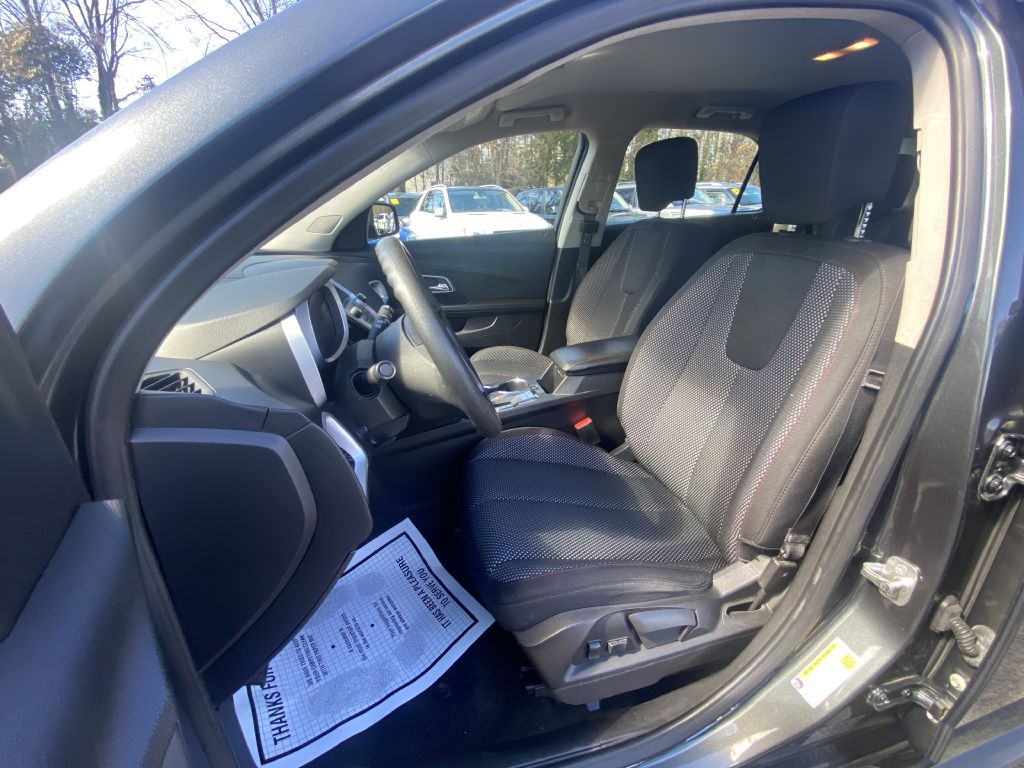 Photo 8 of this CHEVROLET EQUINOX