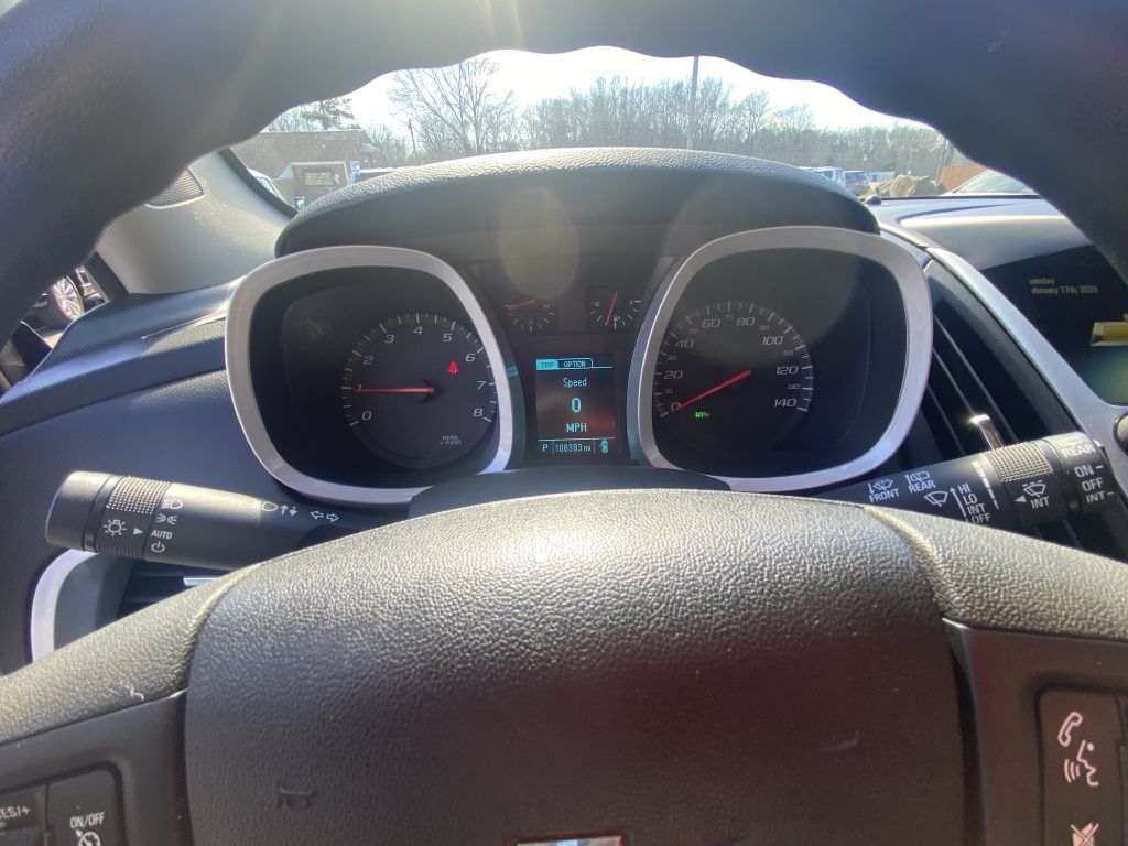 Photo 10 of this CHEVROLET EQUINOX