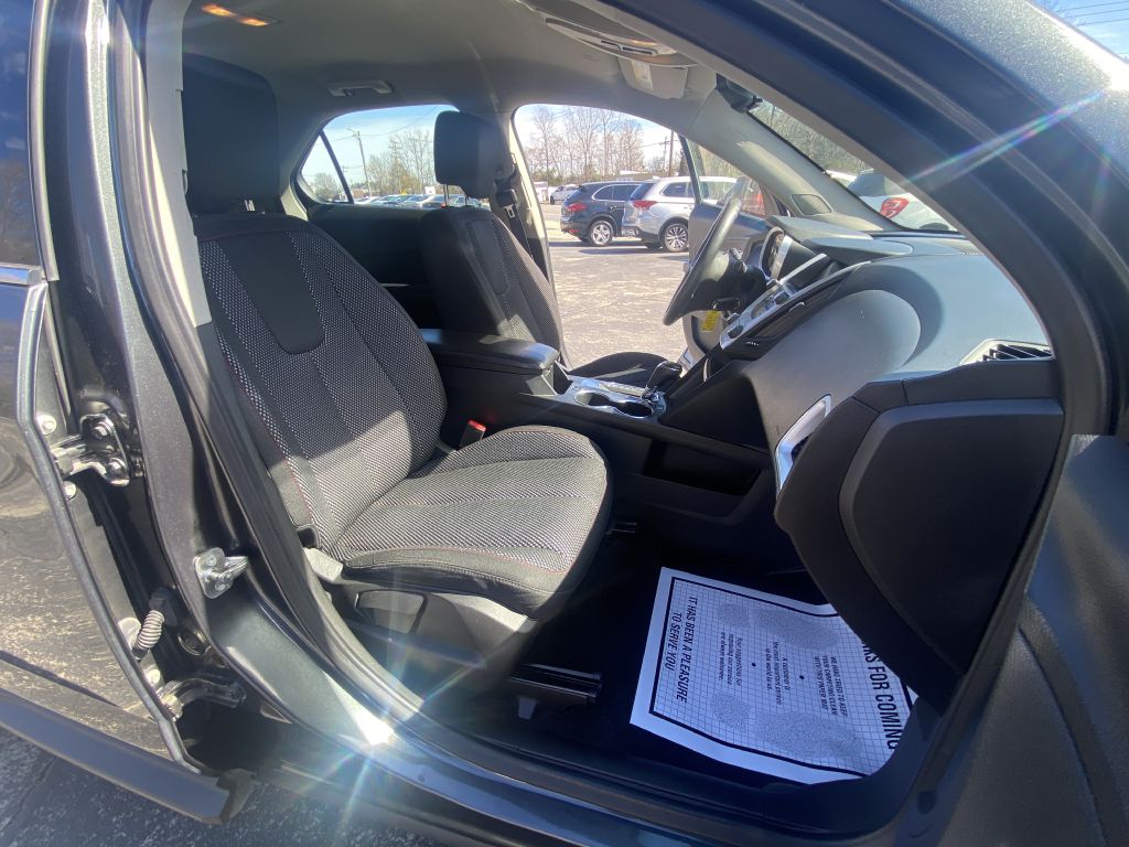 Photo 17 of this CHEVROLET EQUINOX