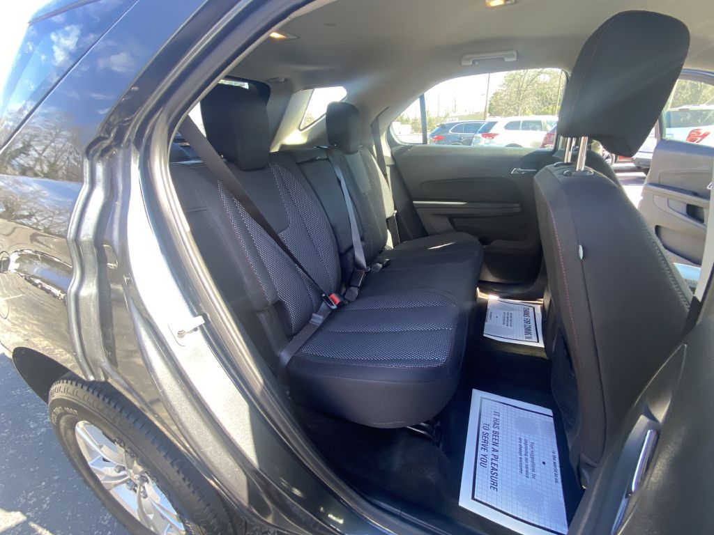 Photo 19 of this CHEVROLET EQUINOX