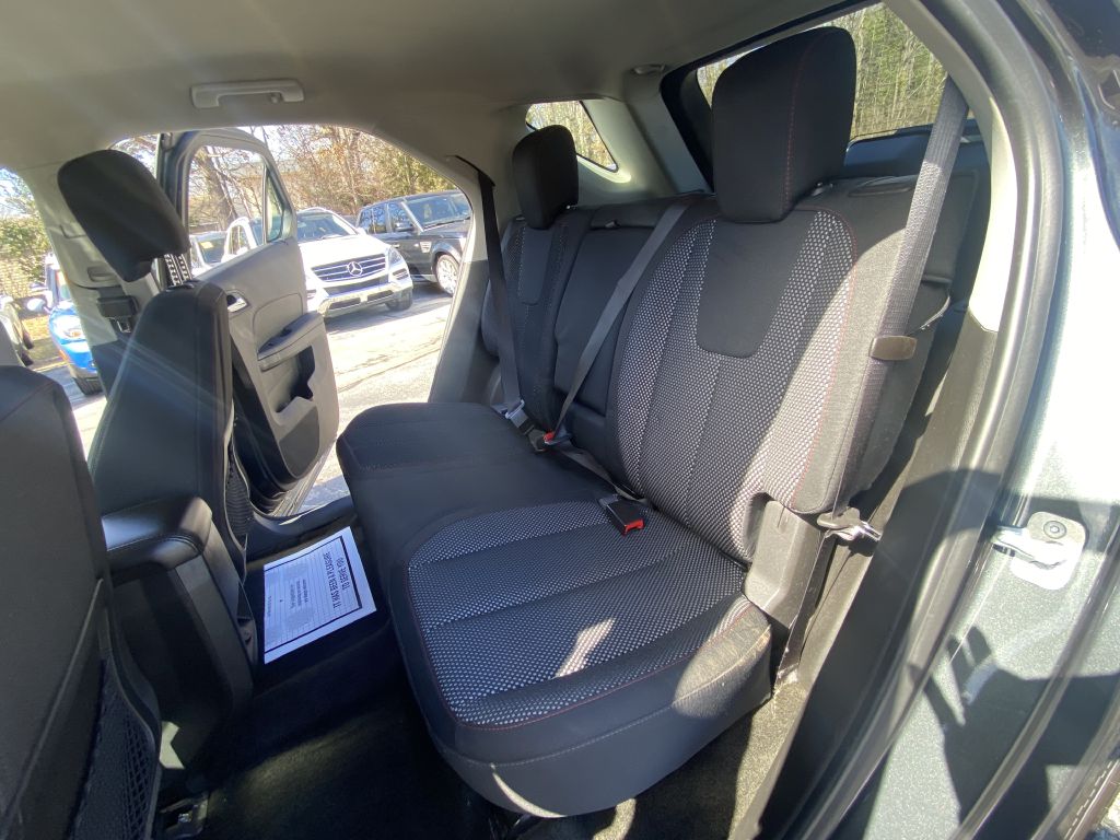 Photo 20 of this CHEVROLET EQUINOX