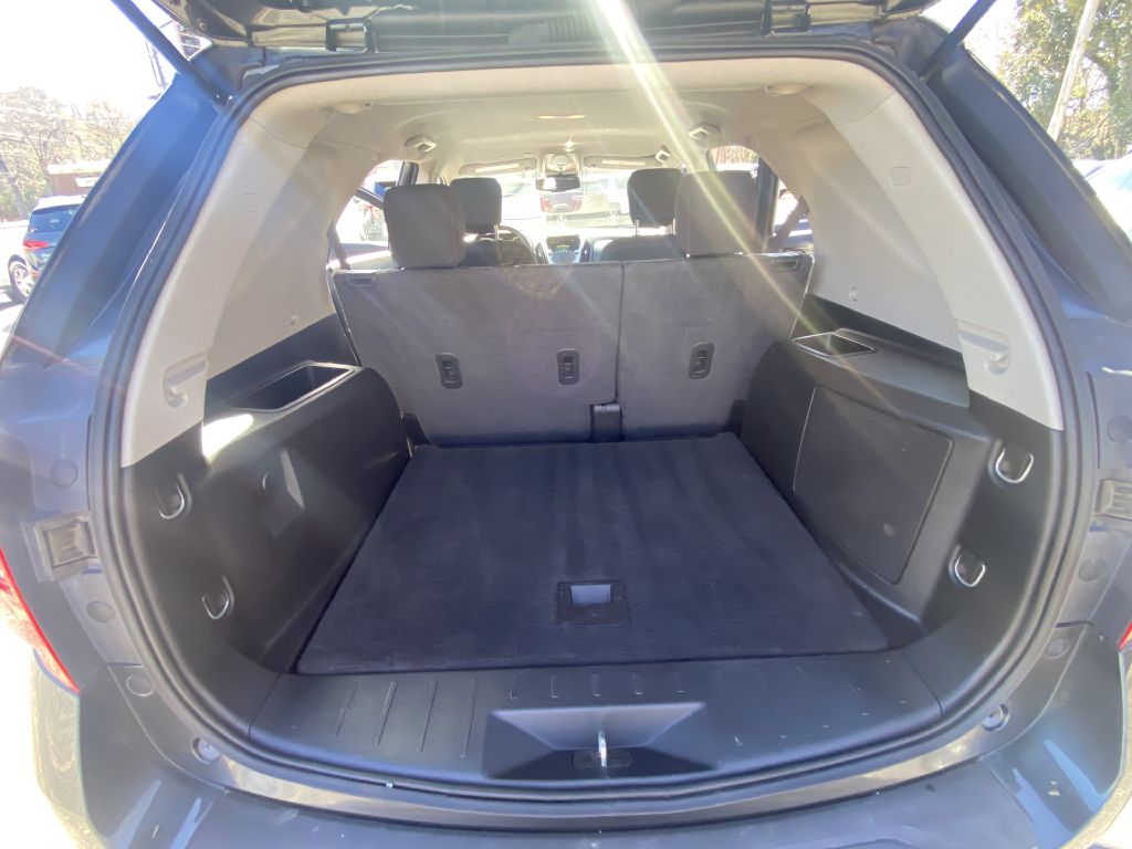 Photo 21 of this CHEVROLET EQUINOX