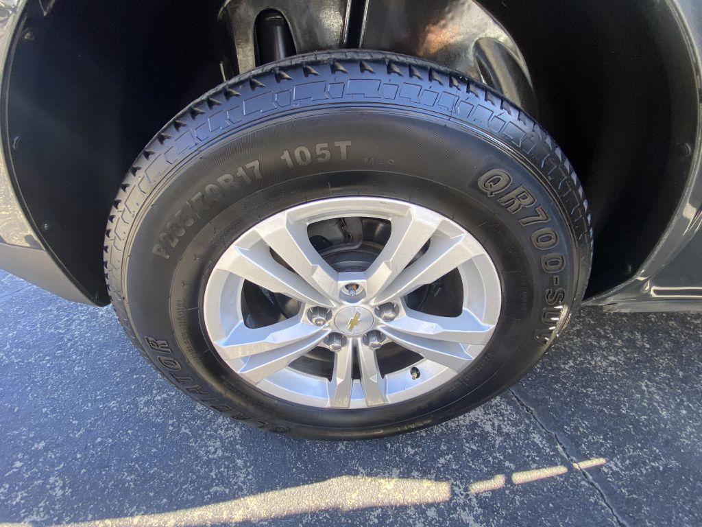 Photo 22 of this CHEVROLET EQUINOX