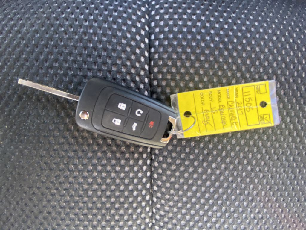 Photo 23 of this CHEVROLET EQUINOX