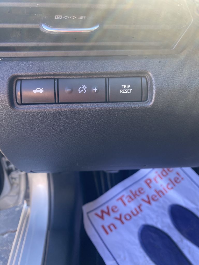 Photo 6 of this NISSAN ALTIMA