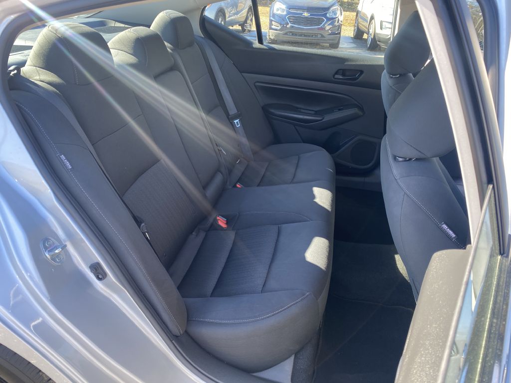 Photo 19 of this NISSAN ALTIMA