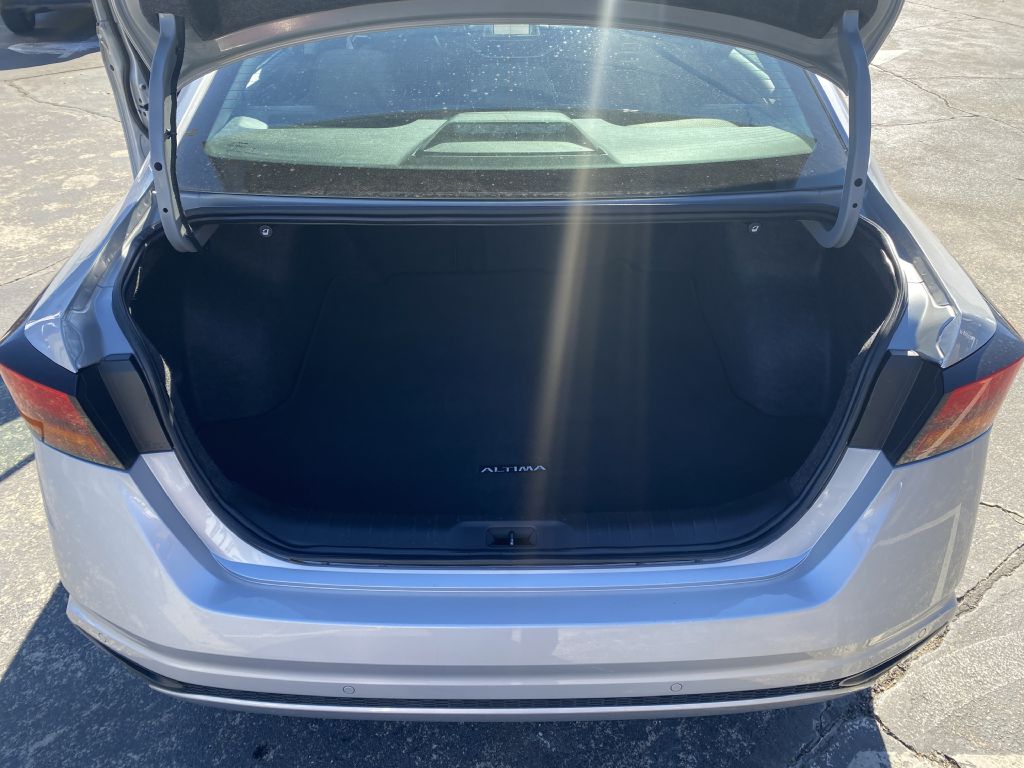 Photo 22 of this NISSAN ALTIMA