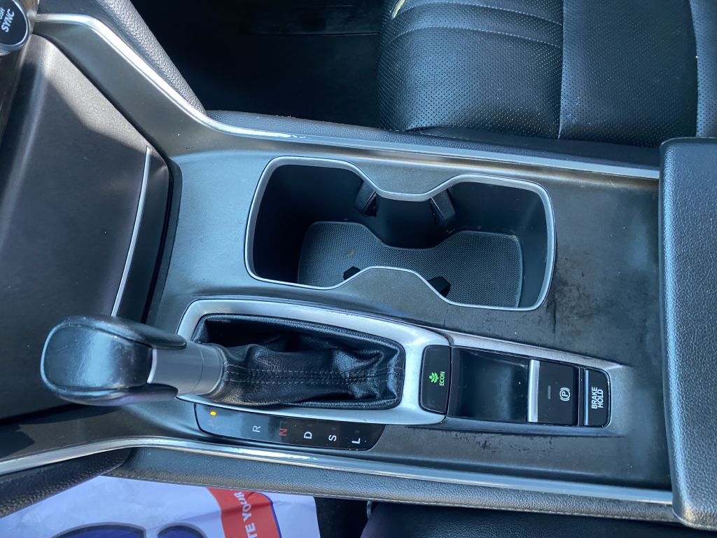 Photo 18 of this HONDA ACCORD