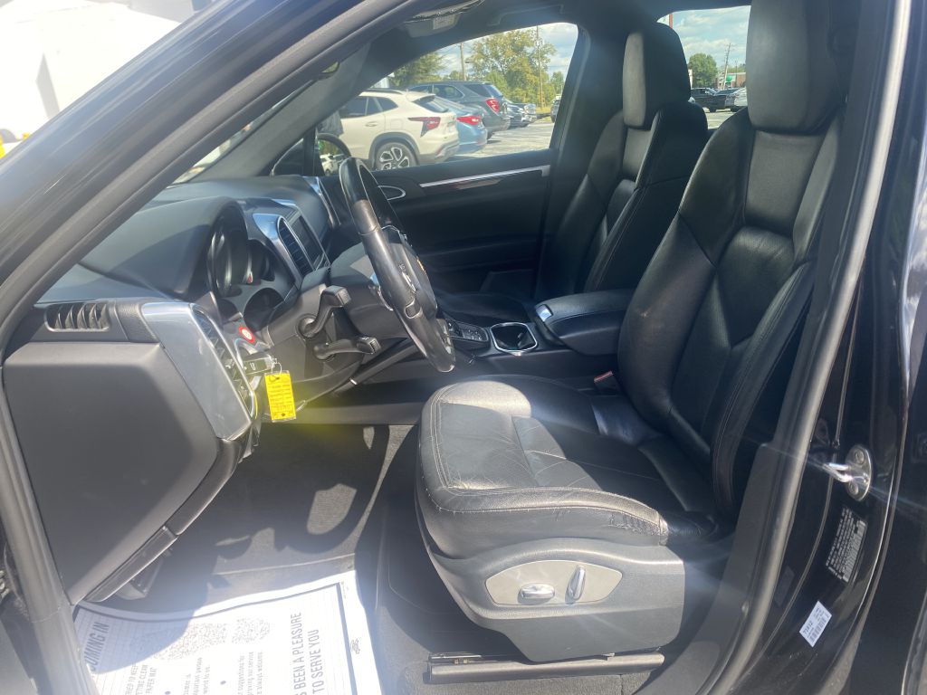 Photo 5 of this PORSCHE CAYENNE