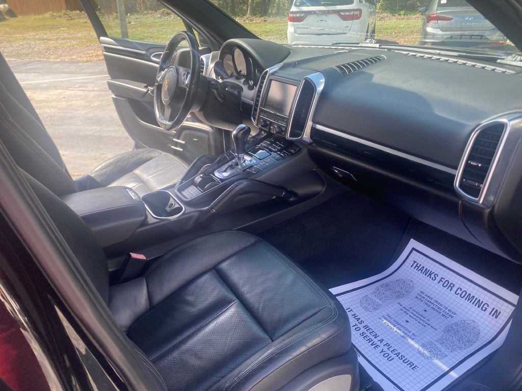 Photo 7 of this PORSCHE CAYENNE