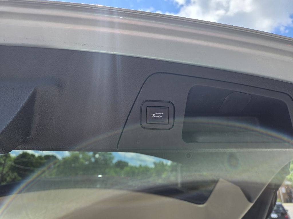 Photo 10 of this BUICK ENVISION