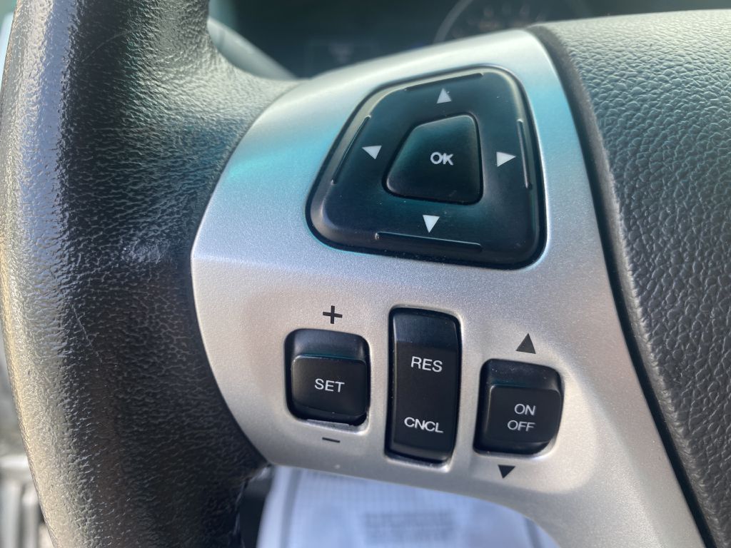 Photo 13 of this FORD EXPLORER