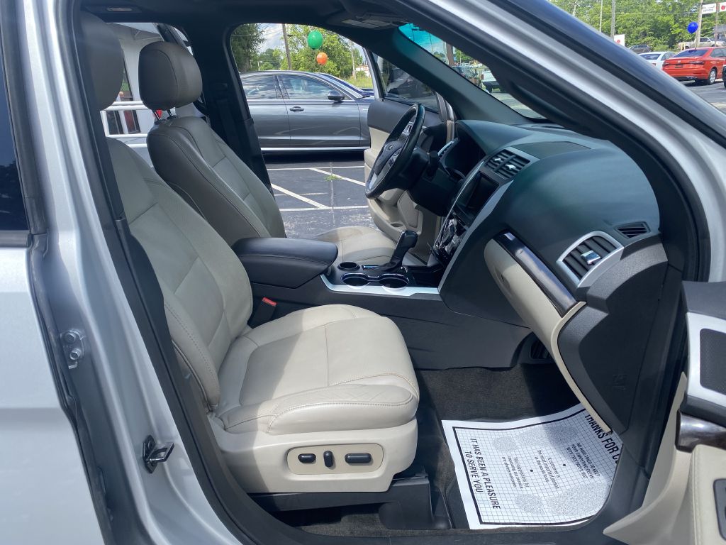 Photo 23 of this FORD EXPLORER