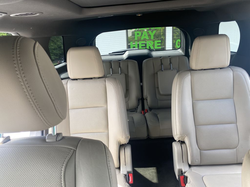 Photo 27 of this FORD EXPLORER