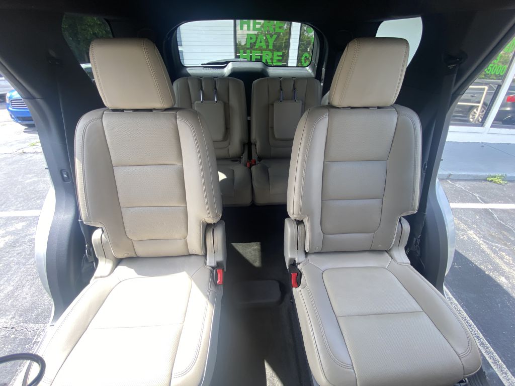 Photo 28 of this FORD EXPLORER