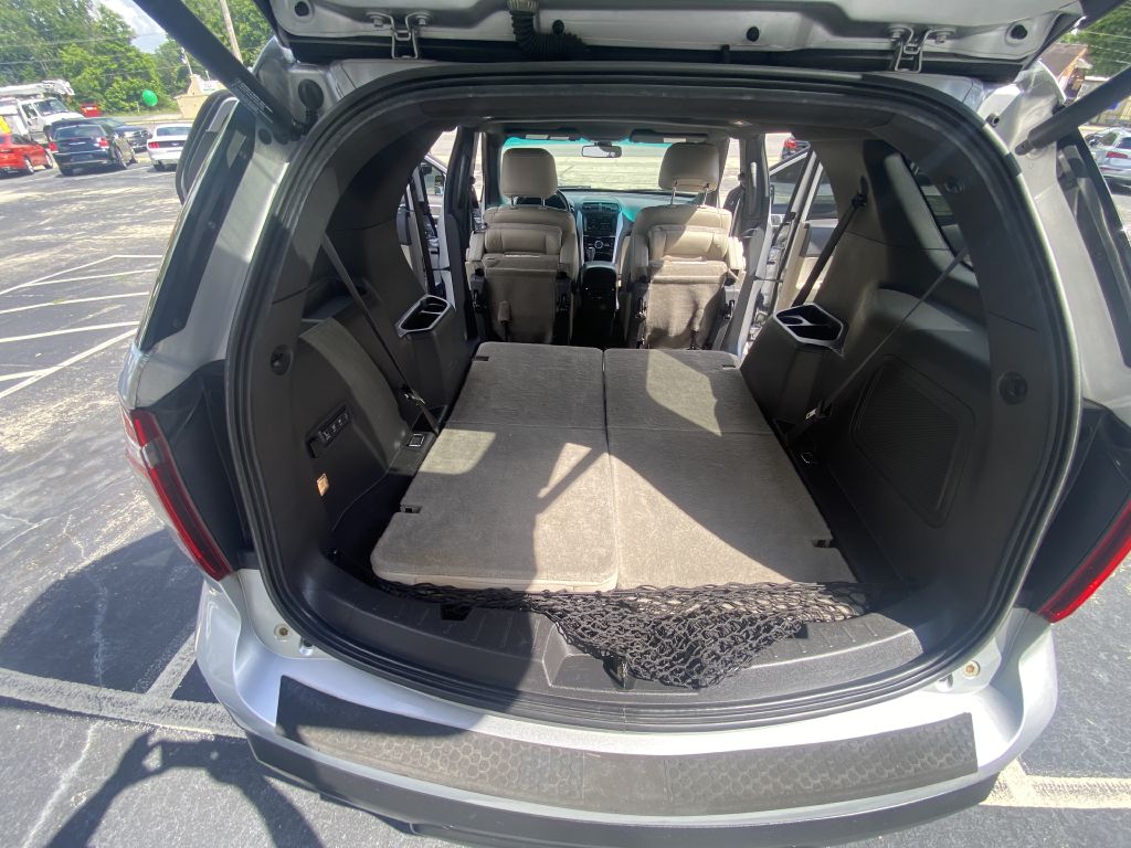 Photo 34 of this FORD EXPLORER