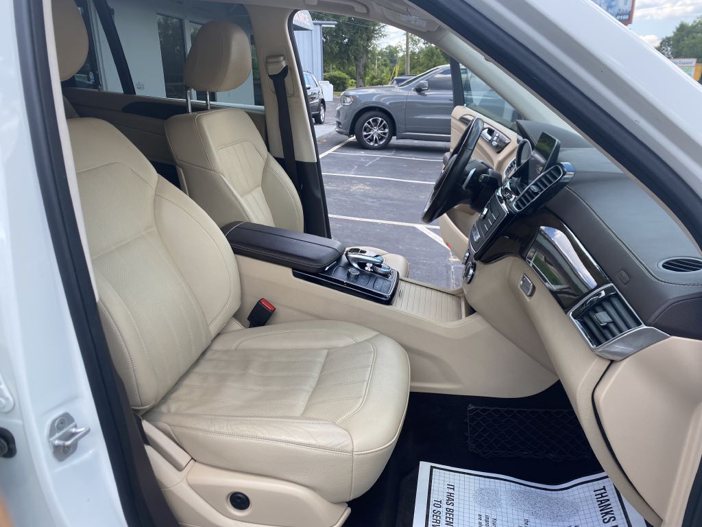 Photo 11 of this MERCEDES-BENZ GLS