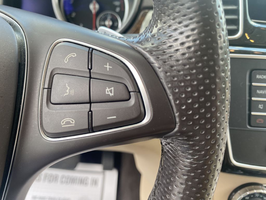 Photo 17 of this MERCEDES-BENZ GLS