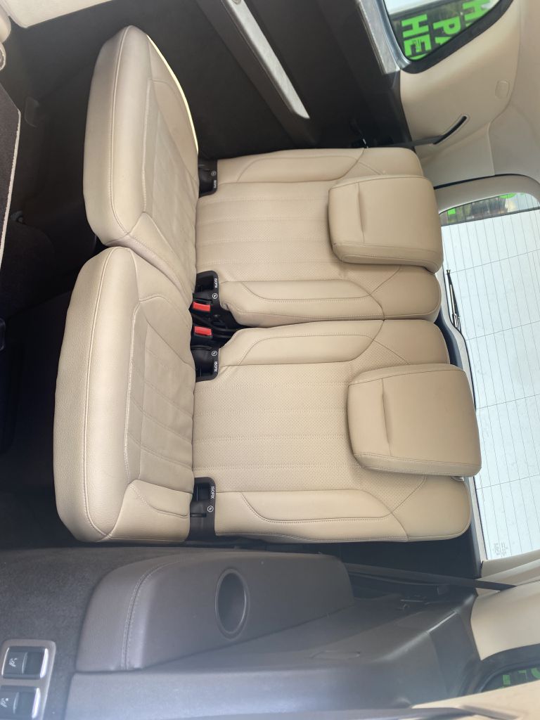 Photo 33 of this MERCEDES-BENZ GLS