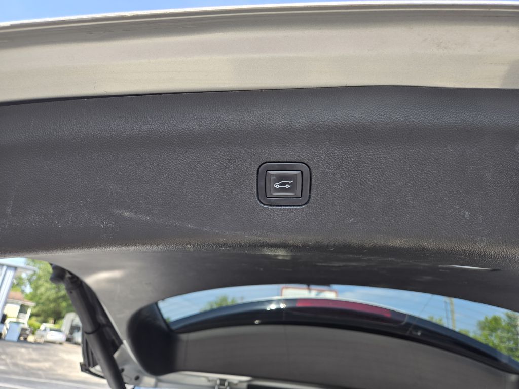 Photo 9 of this BUICK ENCLAVE