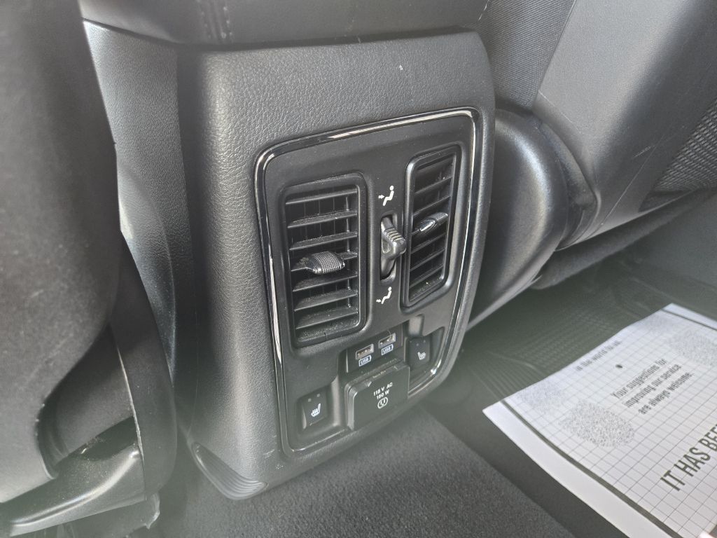 Photo 14 of this JEEP GRAND CHEROKEE