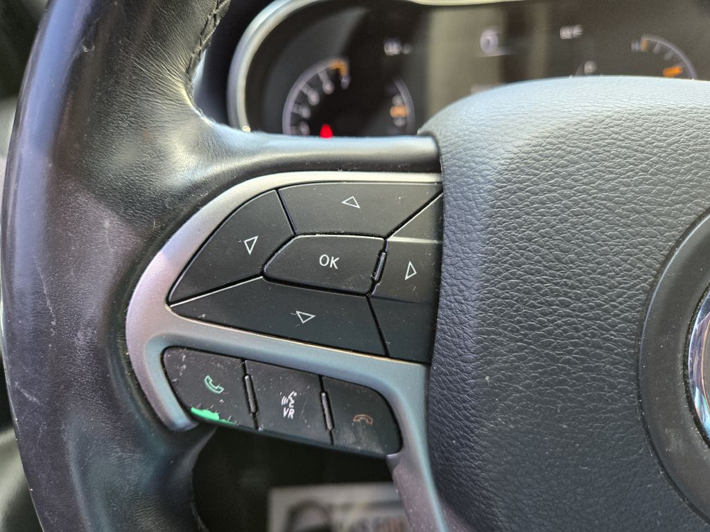 Photo 18 of this JEEP GRAND CHEROKEE