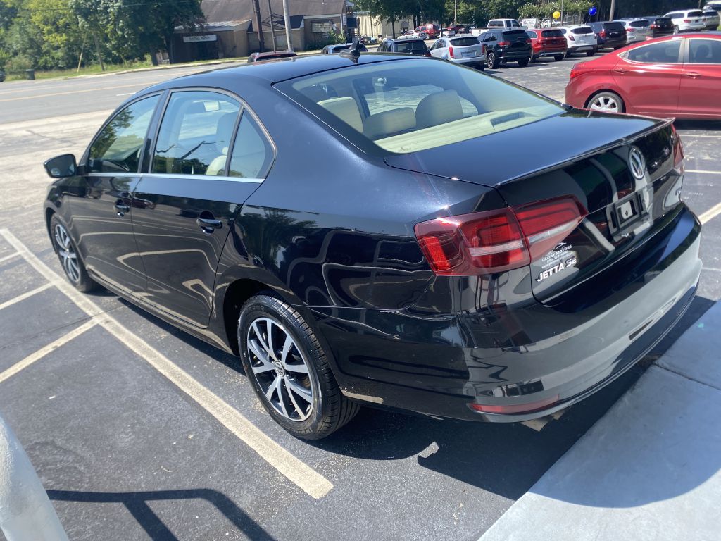Photo 3 of this VOLKSWAGEN JETTA