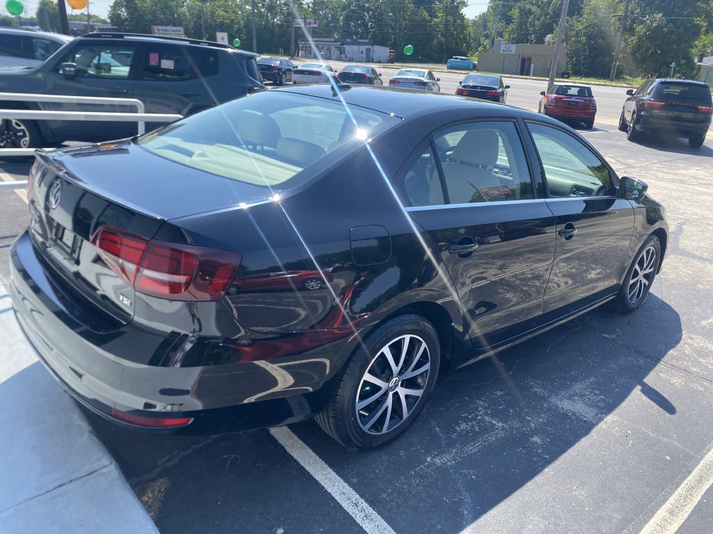 Photo 4 of this VOLKSWAGEN JETTA