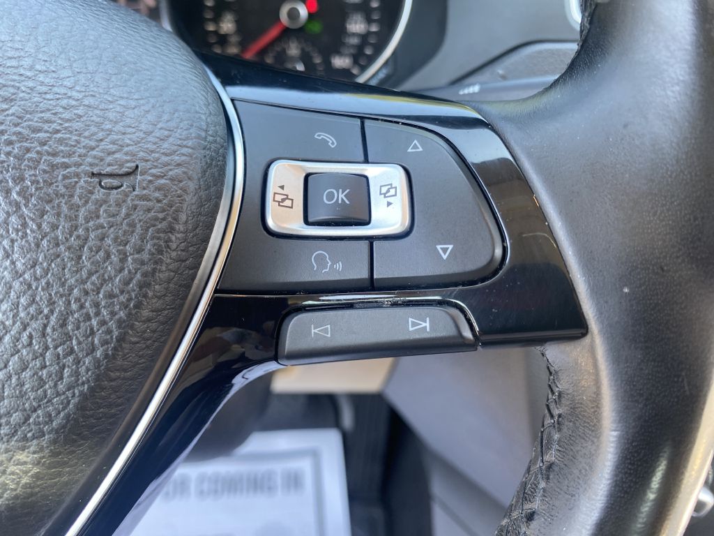 Photo 13 of this VOLKSWAGEN JETTA