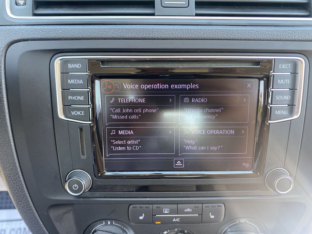 Photo 19 of this VOLKSWAGEN JETTA