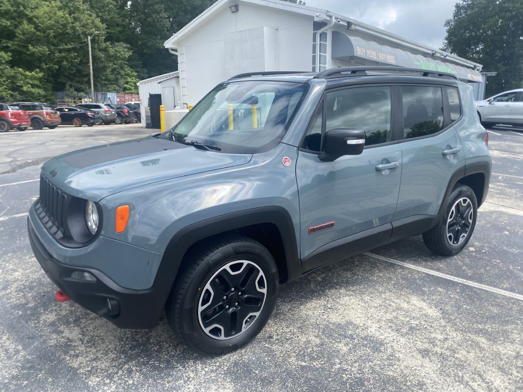 Photo 2 of this JEEP RENEGADE