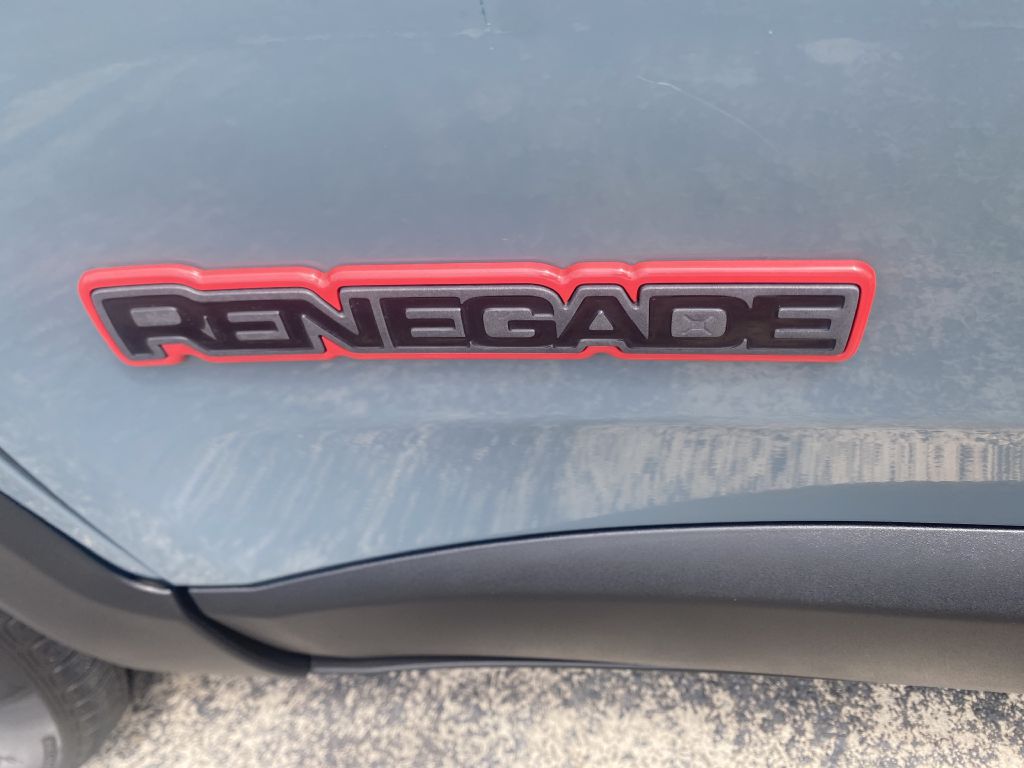 Photo 3 of this JEEP RENEGADE
