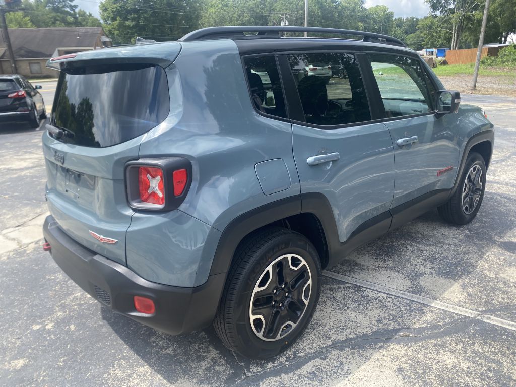 Photo 6 of this JEEP RENEGADE