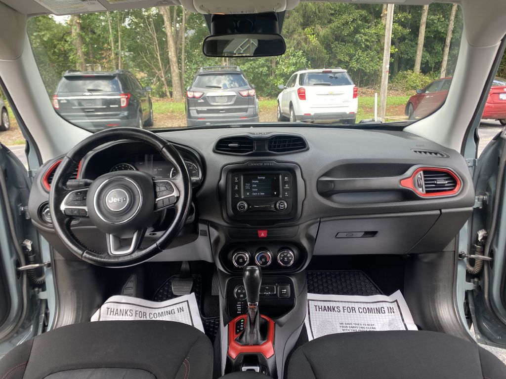 Photo 25 of this JEEP RENEGADE