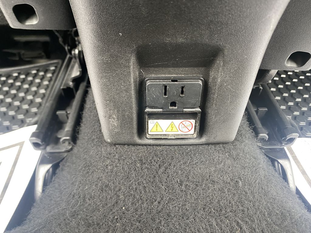 Photo 28 of this JEEP RENEGADE