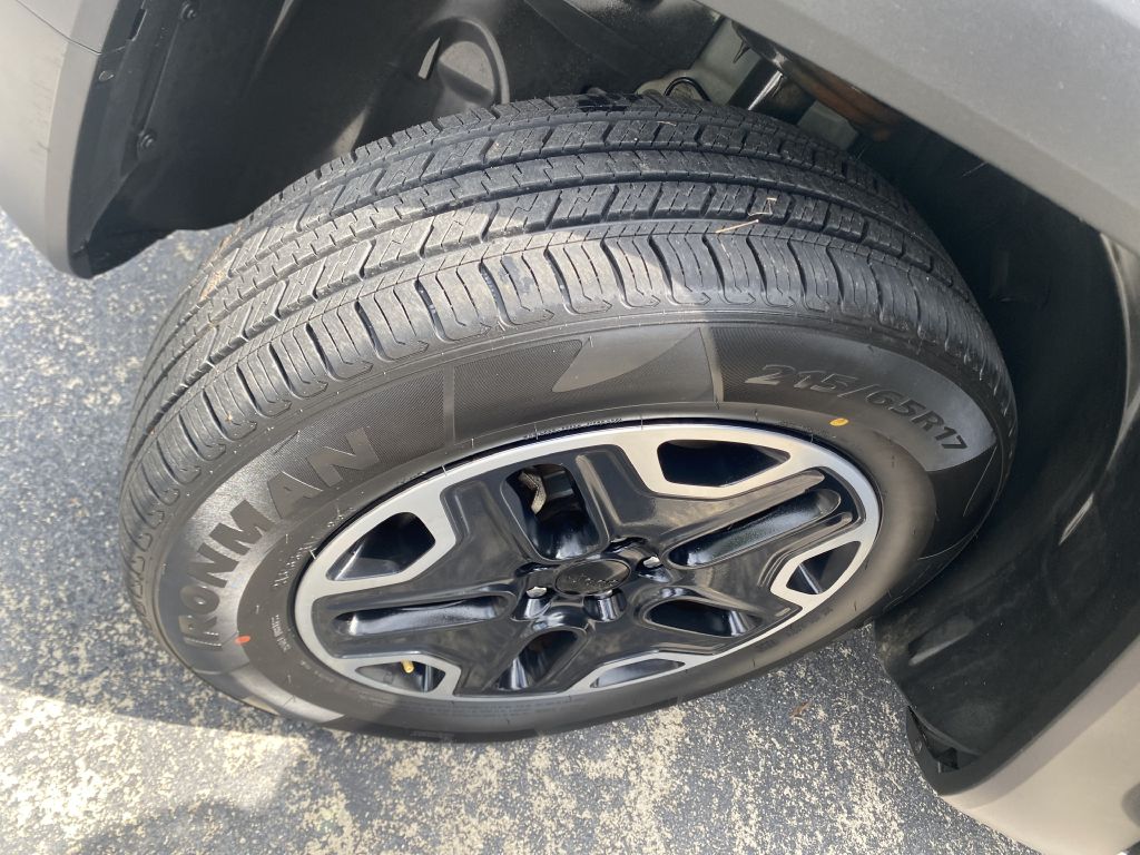 Photo 30 of this JEEP RENEGADE