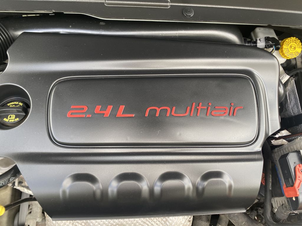 Photo 32 of this JEEP RENEGADE